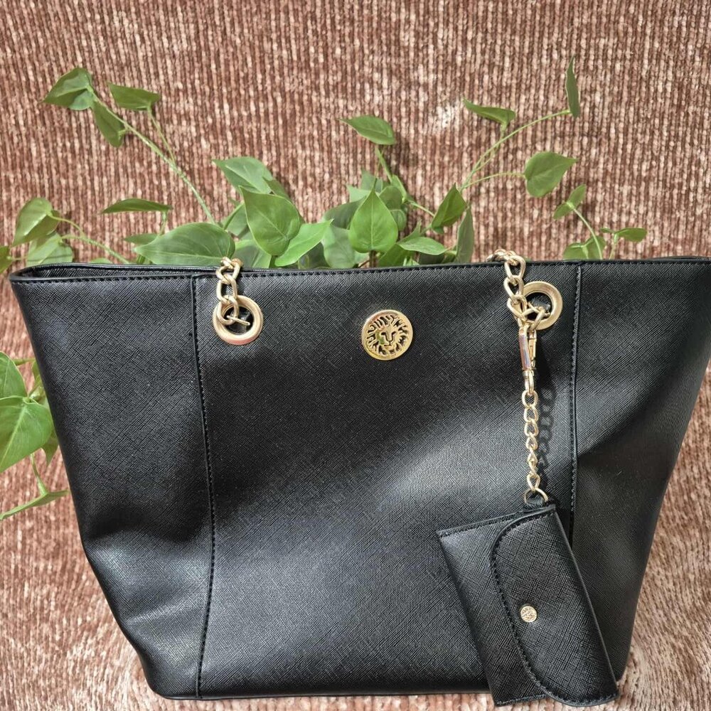 Anne Klein Black faux leather w/change purse gently used